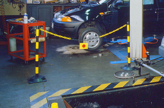 Réflecteur pour chaînes de barrière – Transformez les chaînes en solutions de sécurité réfléchissantes