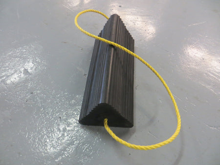 Heavy-duty rubber aircraft wheel chock – view 2