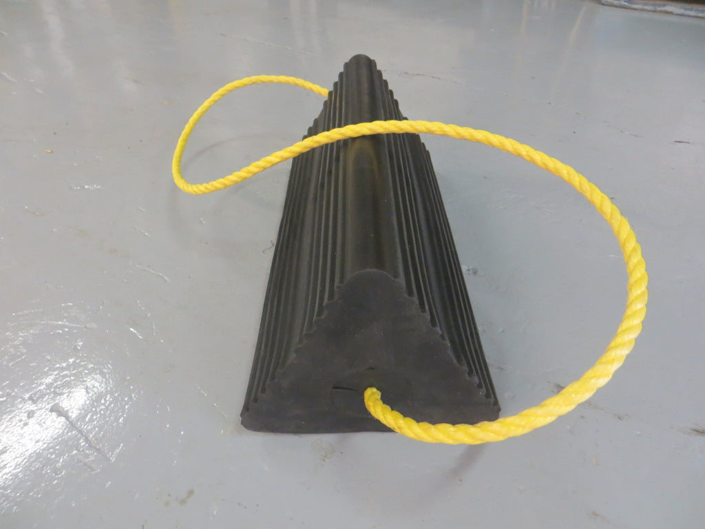 Heavy-duty rubber aircraft wheel chock – view 5