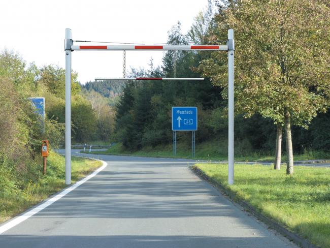 Barrière pour limitation de hauteur fixe