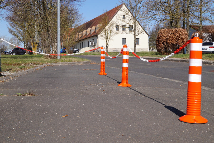 Capuchon d'attache de chaîne pour poteau de circulation Elasto